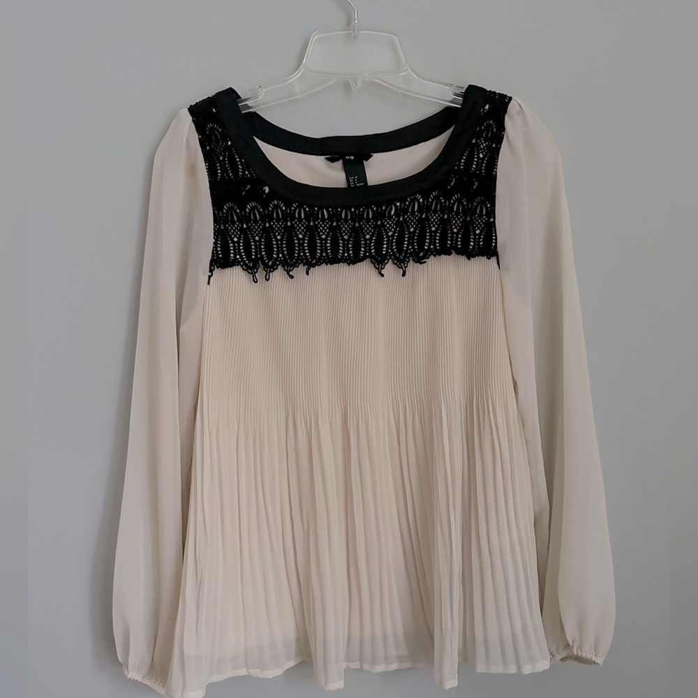 H&M blouse size 6